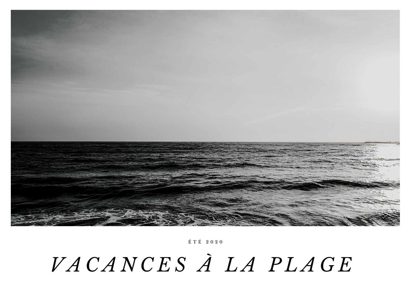 Album photo noir et blanc de vacances à la plage et en famille
