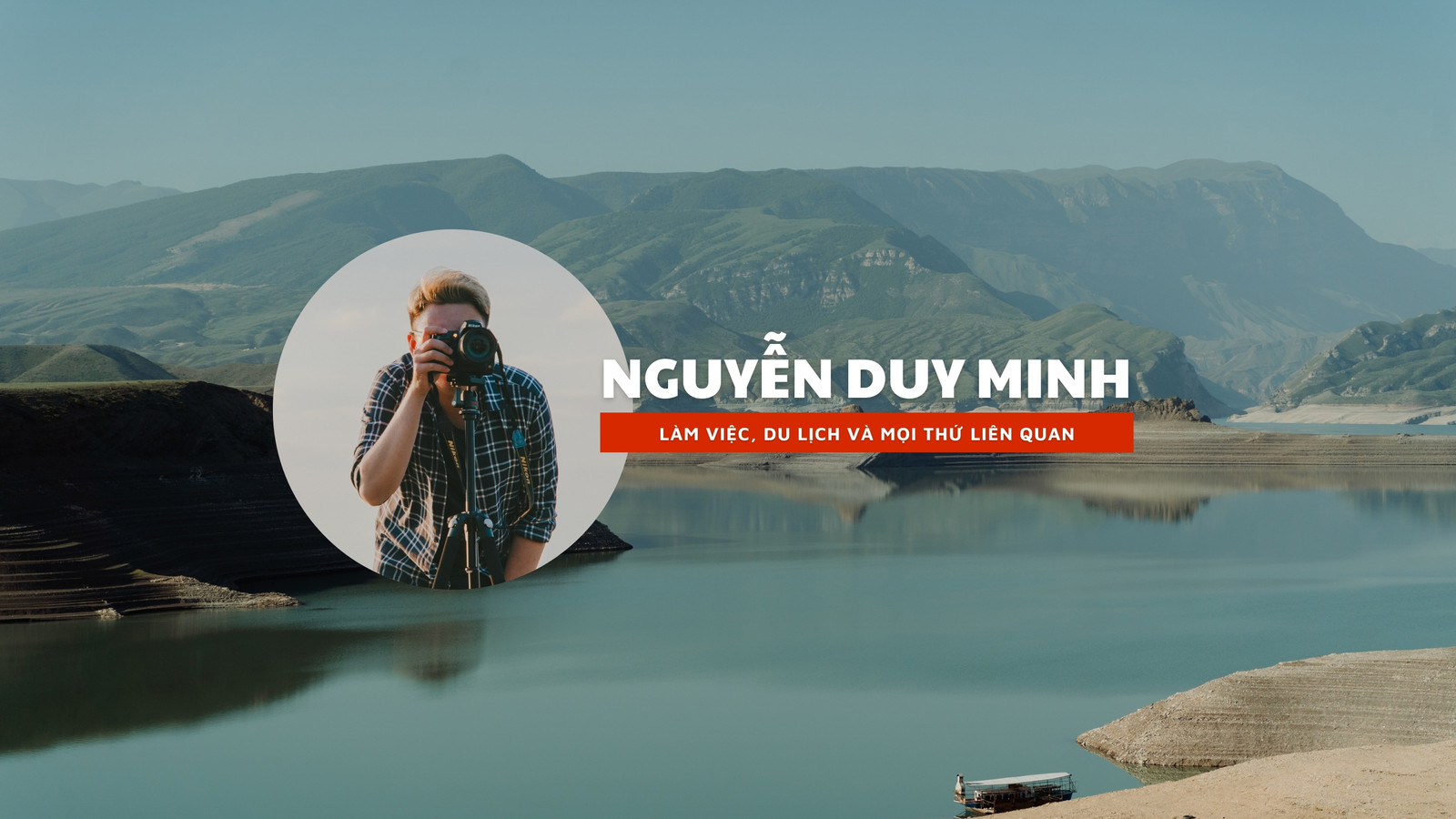 Mẫu banner YouTube du mục kỹ thuật số đỏ đen trắng Mẫu banner YouTube du mục kỹ thuật số đỏ đen trắng