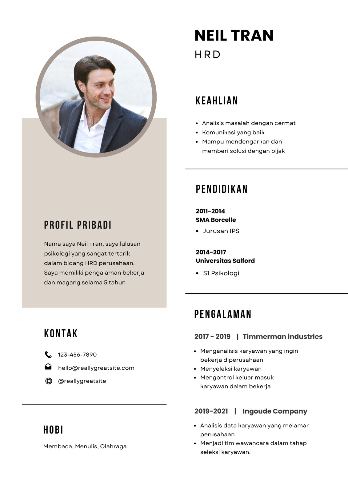 Putih Coklat Bersih Modern HRD Resume