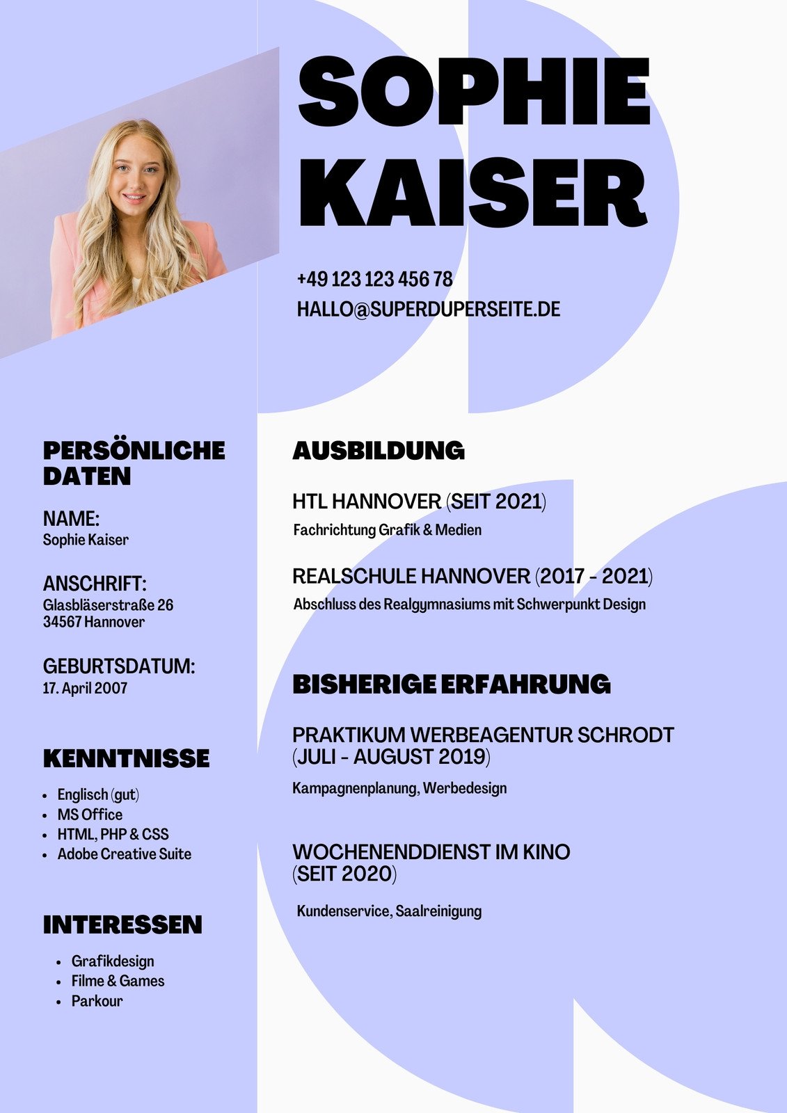Lila-weißer geometrischer Lebenslauf mit Foto Schule Sophie Kaiser
