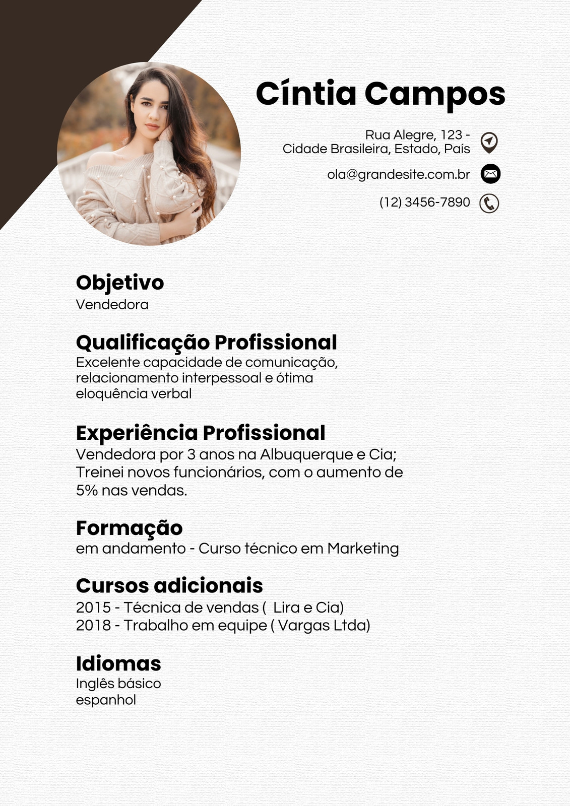 Currículo A4 simples preto