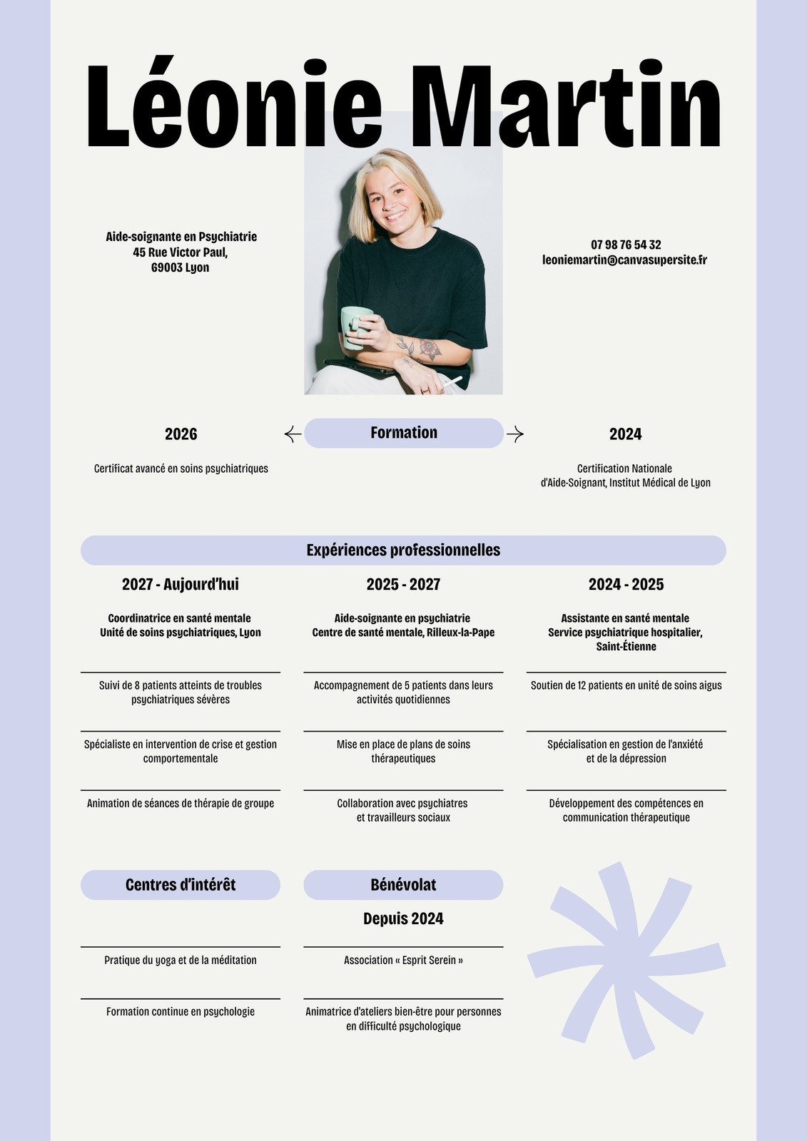 CV aide-soignante lilas typographie ludique créatif avec photo