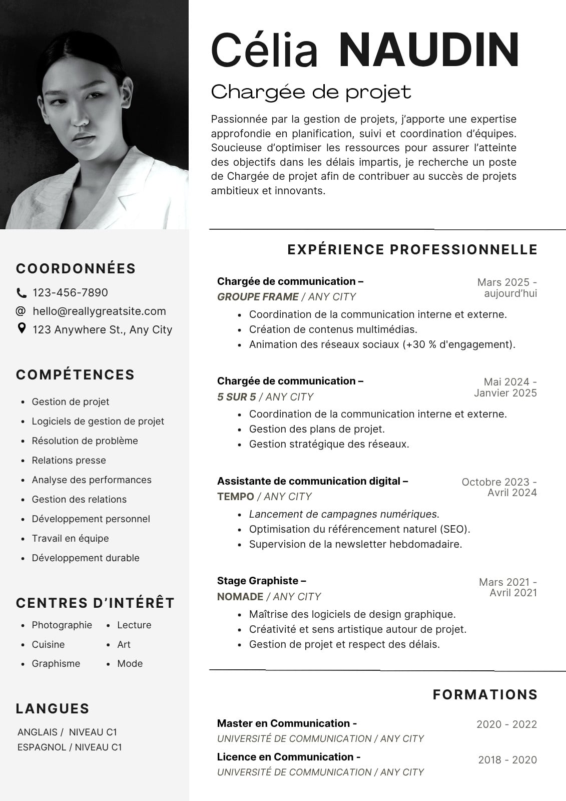 CV Professionnel Simple et Minimaliste Blanc et Noir