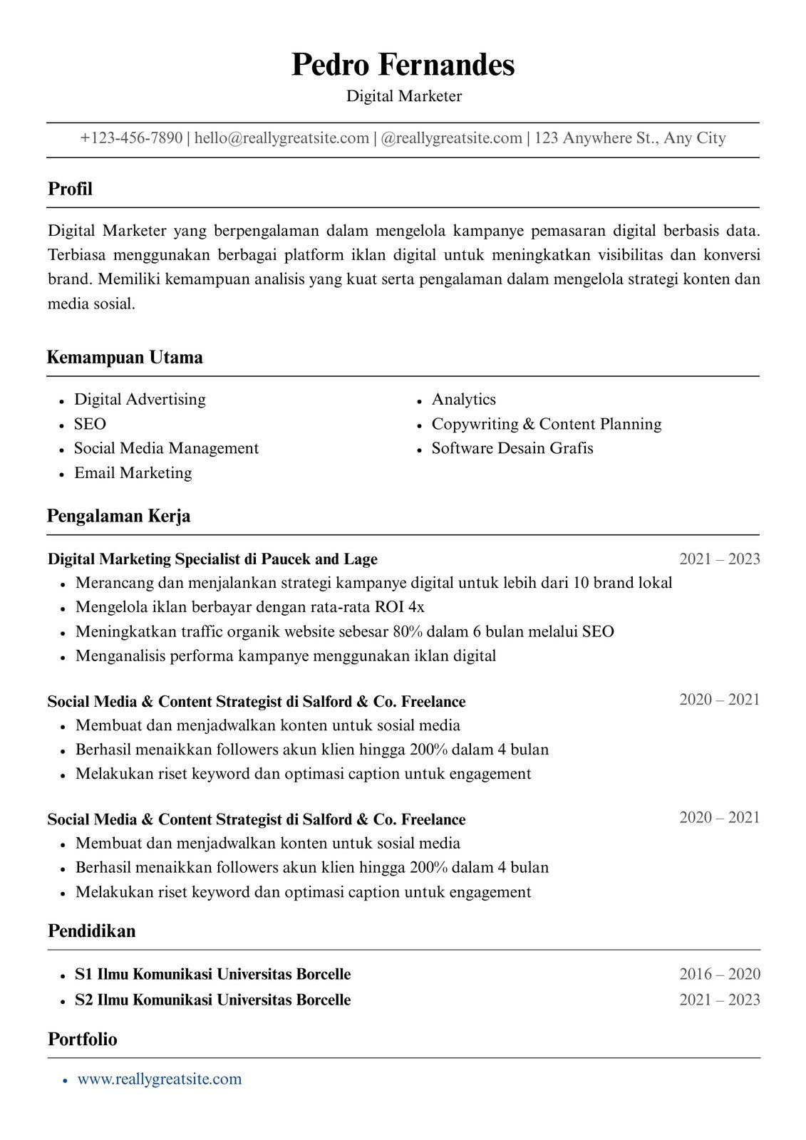 Putih dan Hitam Modern Profil Digital Marketer CV