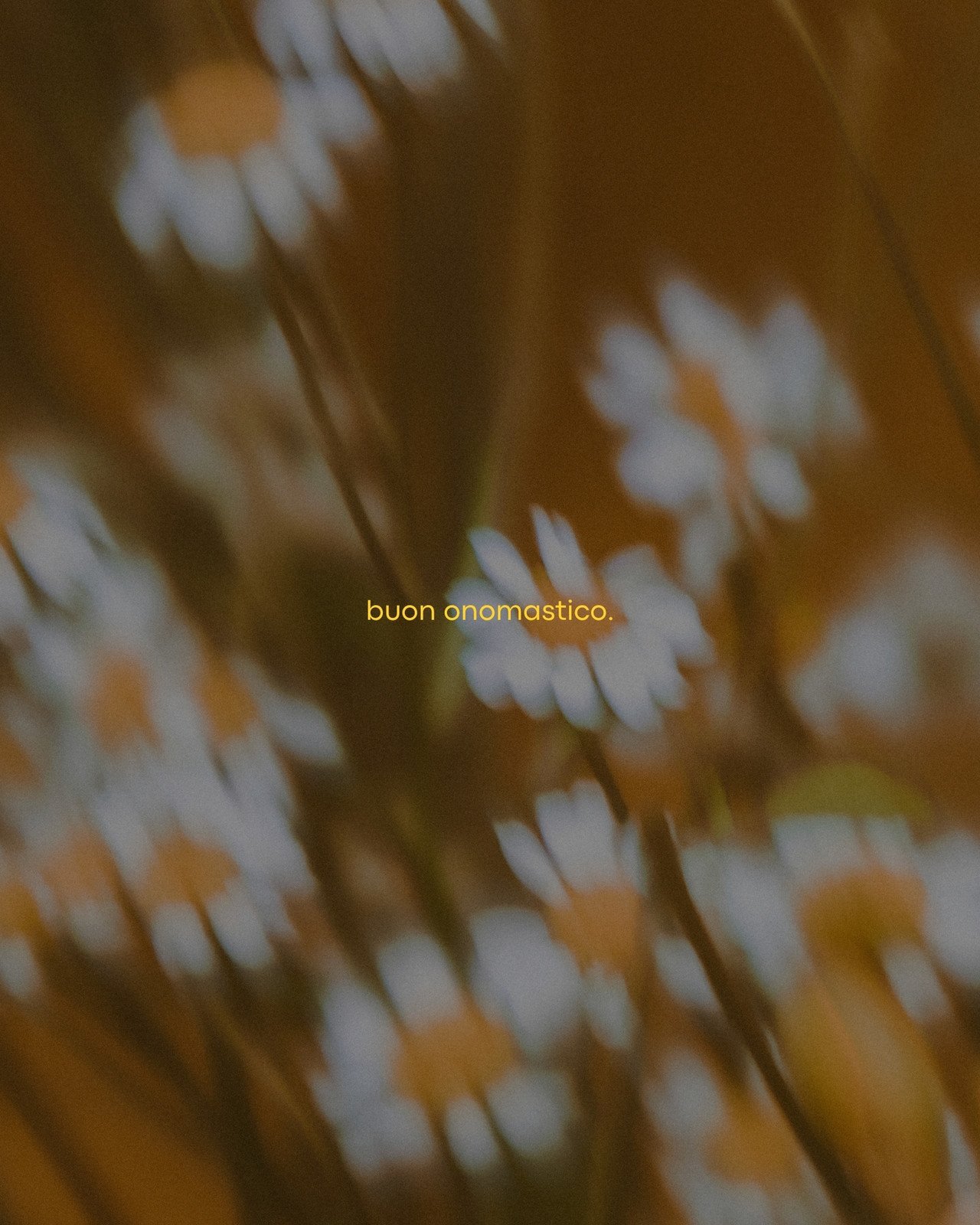 Post Instagram Verticale Onomastico Femminile Maschile Fotografico Semplice Pulito Fiori